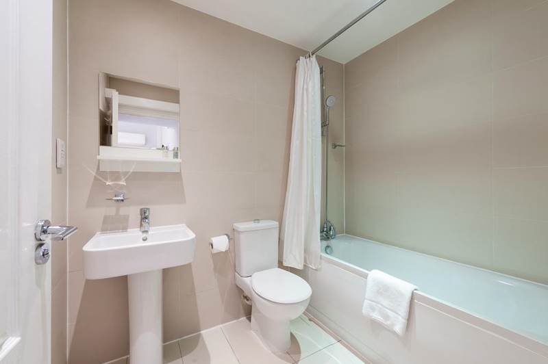 12-london-street-apartments-bathroom.jpg