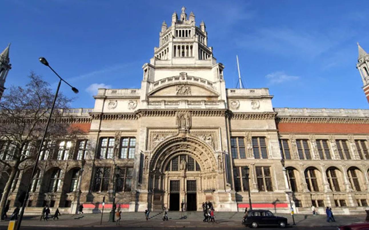 V&A